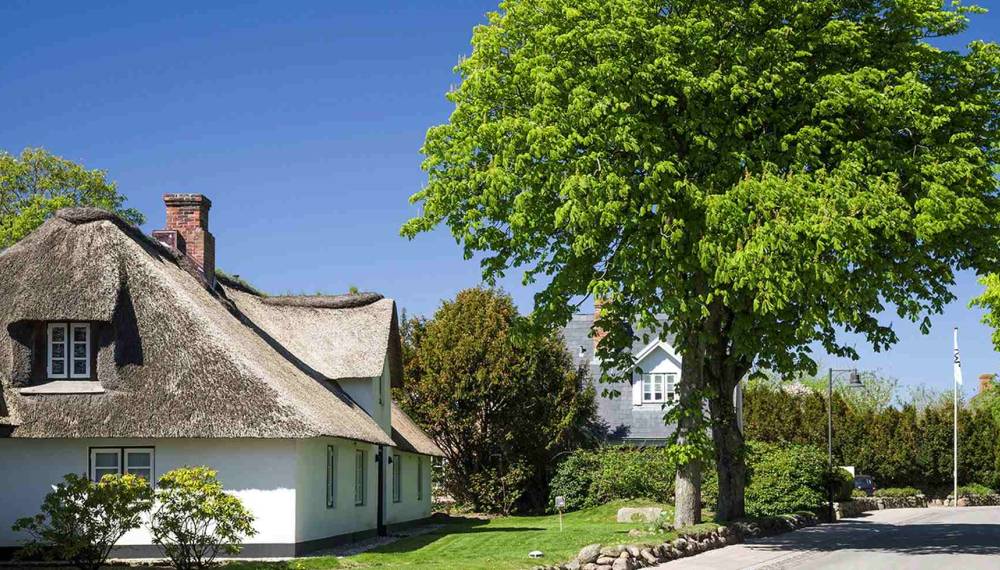 Reetgedecktes Friesenhaus mit großem Garten in Keitum auf Sylt.